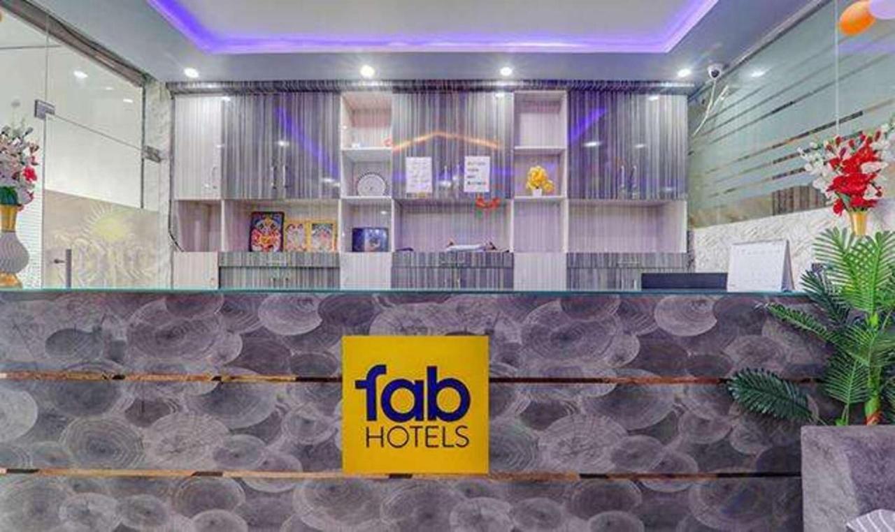 Hotel Fabexpress Ss Grand Banthra Sikandarpur Exteriér fotografie