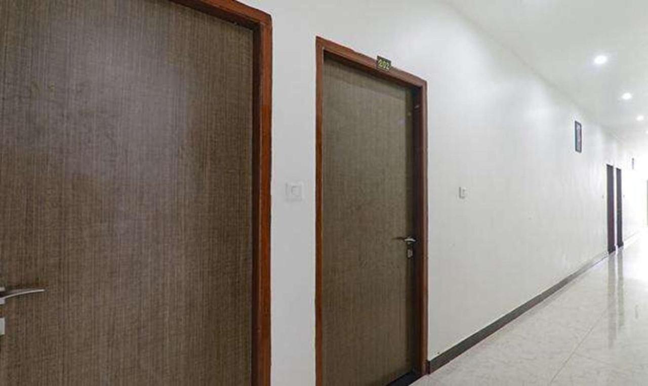 Hotel Fabexpress Ss Grand Banthra Sikandarpur Exteriér fotografie