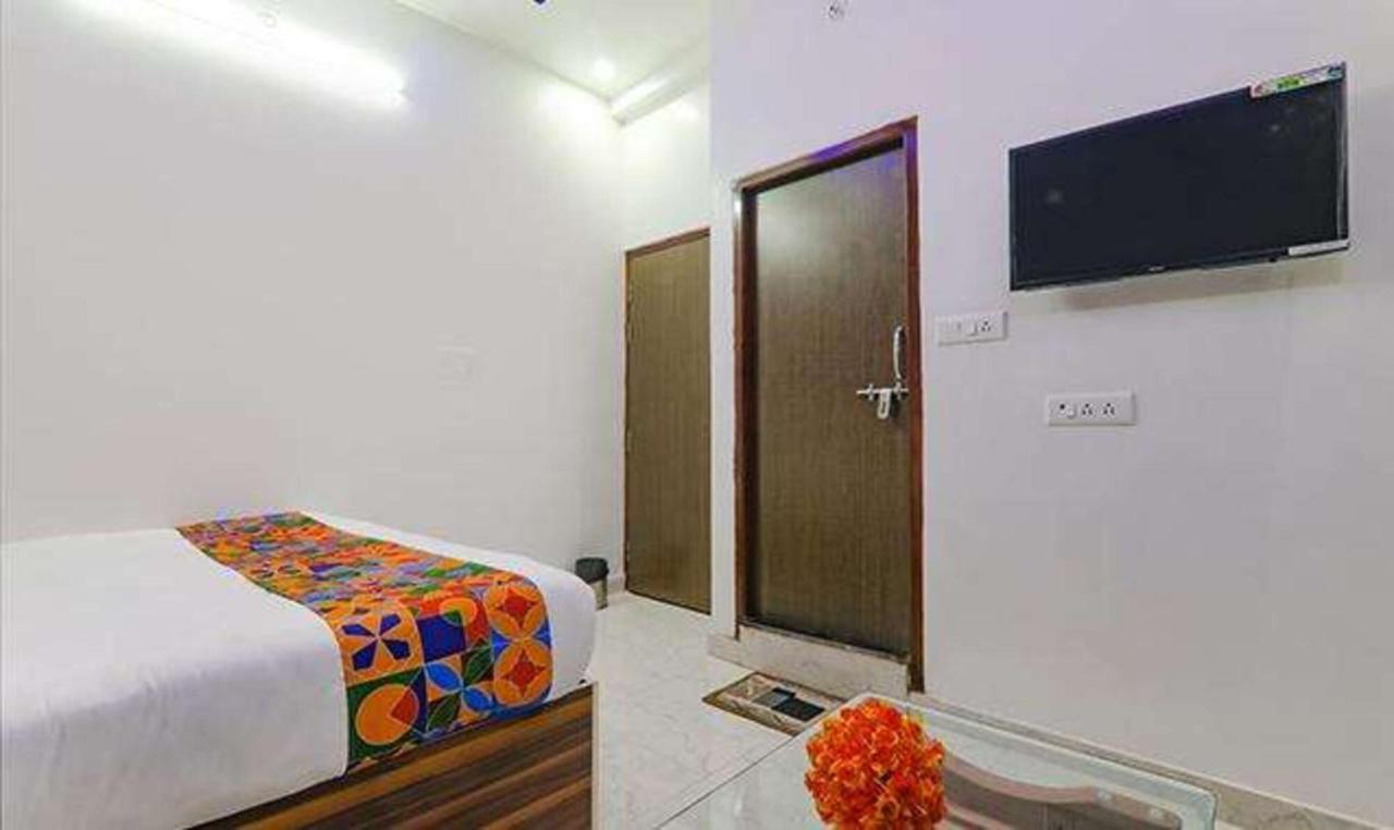 Hotel Fabexpress Ss Grand Banthra Sikandarpur Exteriér fotografie