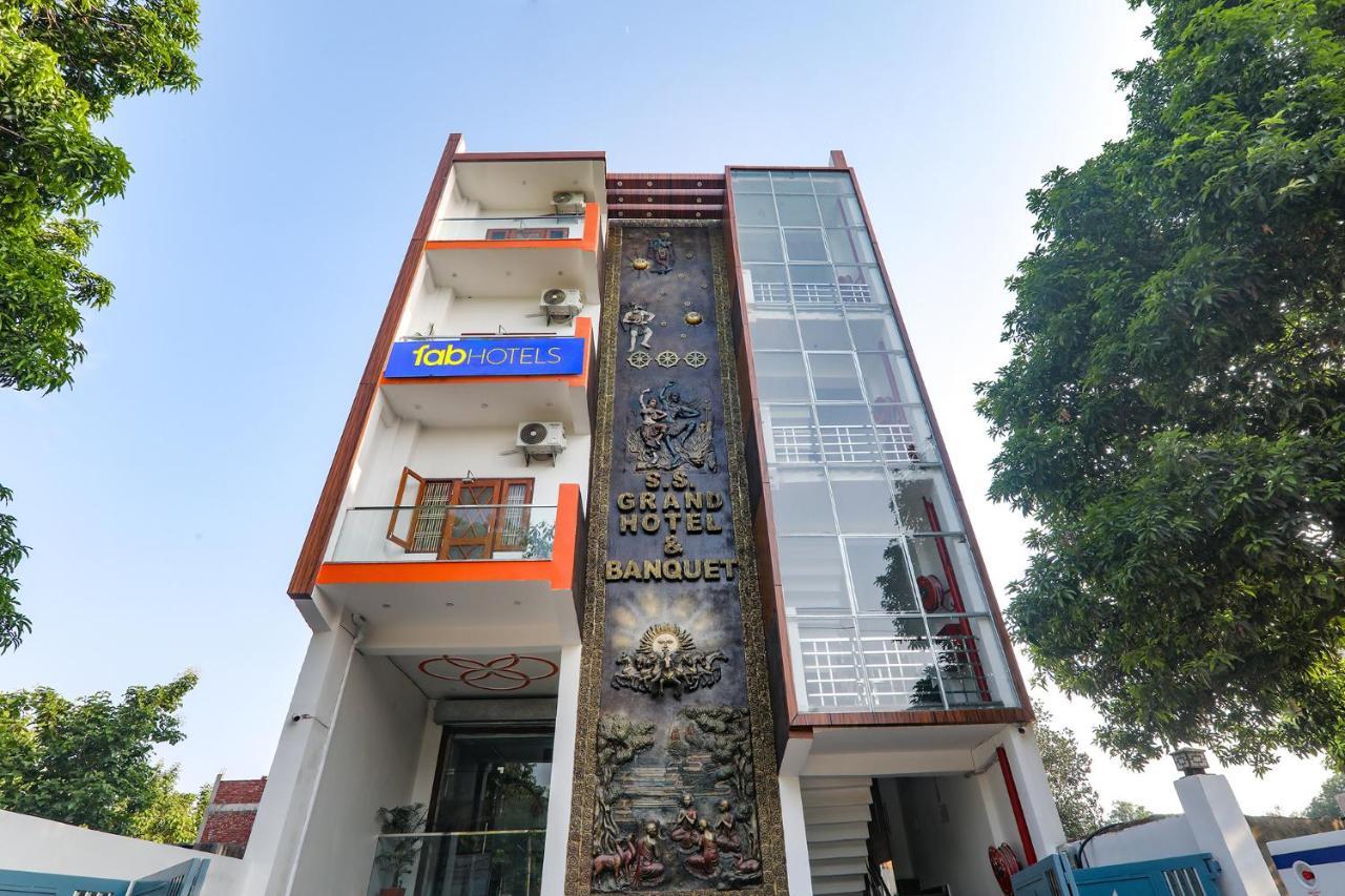 Hotel Fabexpress Ss Grand Banthra Sikandarpur Exteriér fotografie